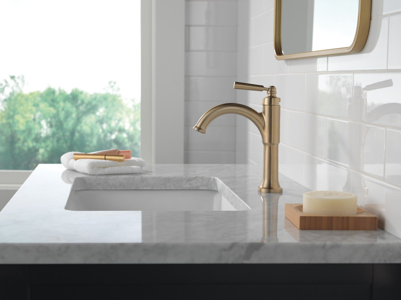 Delta 535-CZMPU-DST SAYLOR Single Handle Bathroom Faucet, Champagne Bronze