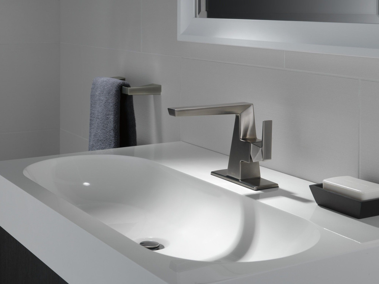 Delta 543-KS-PR-LPU-DST Trillian Single Handle Bathroom Faucet, Lumicoat Black Stainless