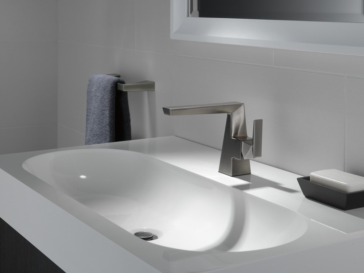 Delta 543-KS-PR-LPU-DST Trillian Single Handle Bathroom Faucet, Lumicoat Black Stainless