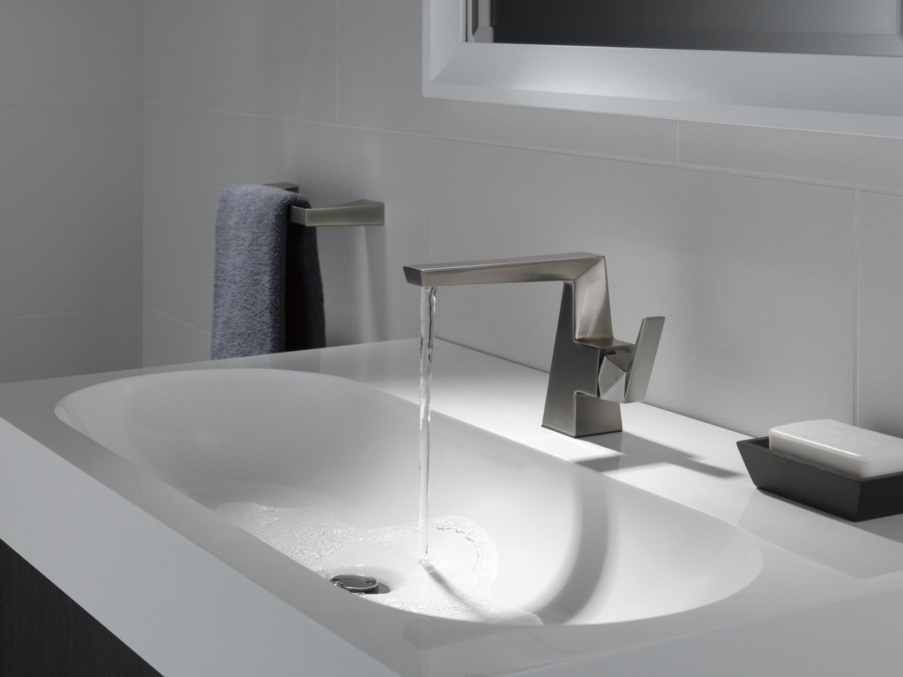 Delta 543-KS-PR-LPU-DST Trillian Single Handle Bathroom Faucet, Lumicoat Black Stainless