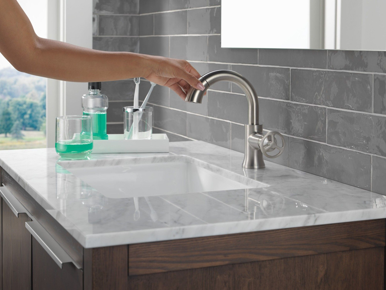 Delta 558HAR-SSPD-DST Trinsic Single Handle Pull Down Bathroom Faucet, Stainless