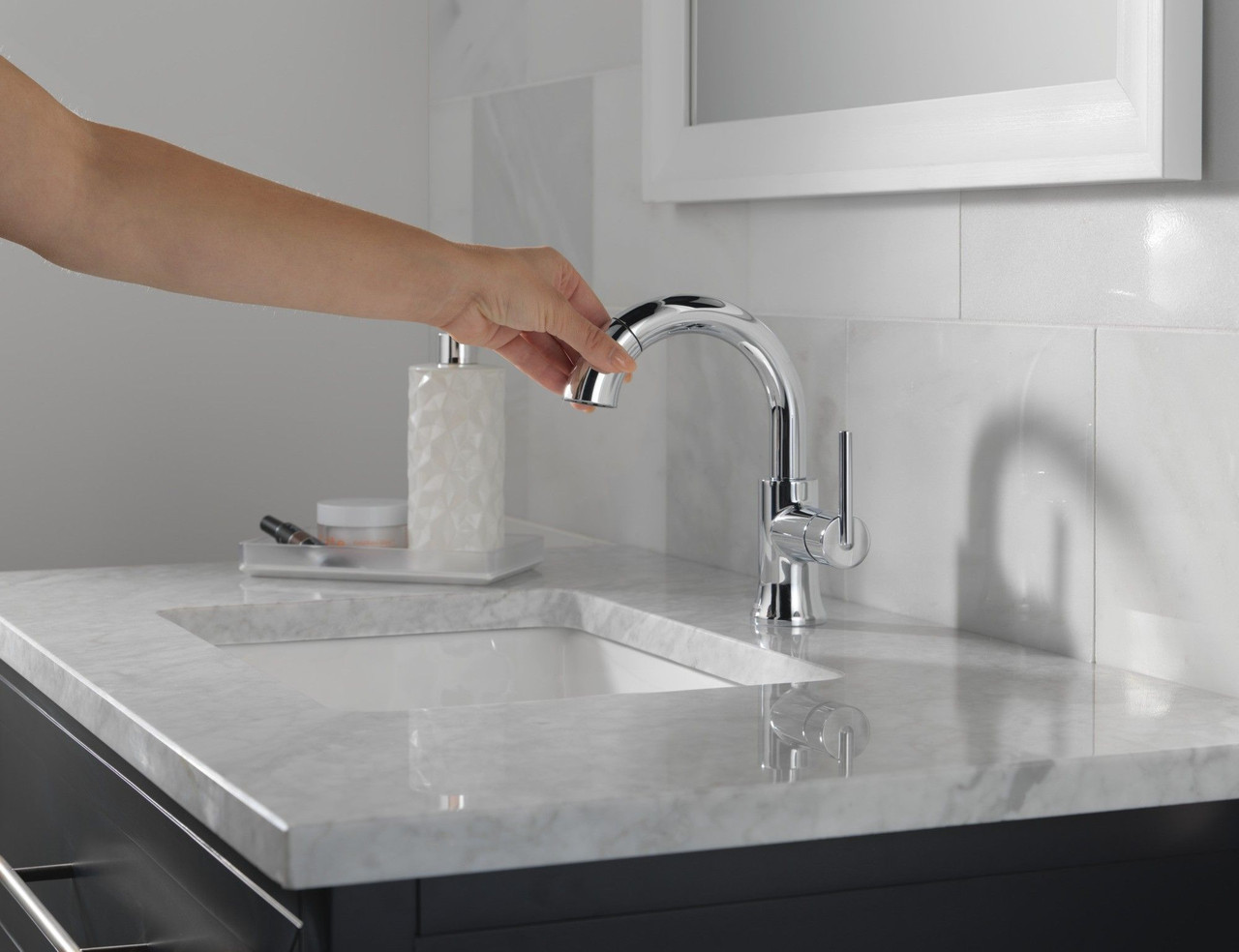 Delta 559HAR-PD-DST Trinsic Single Handle Pull Down Bathroom Faucet, Chrome