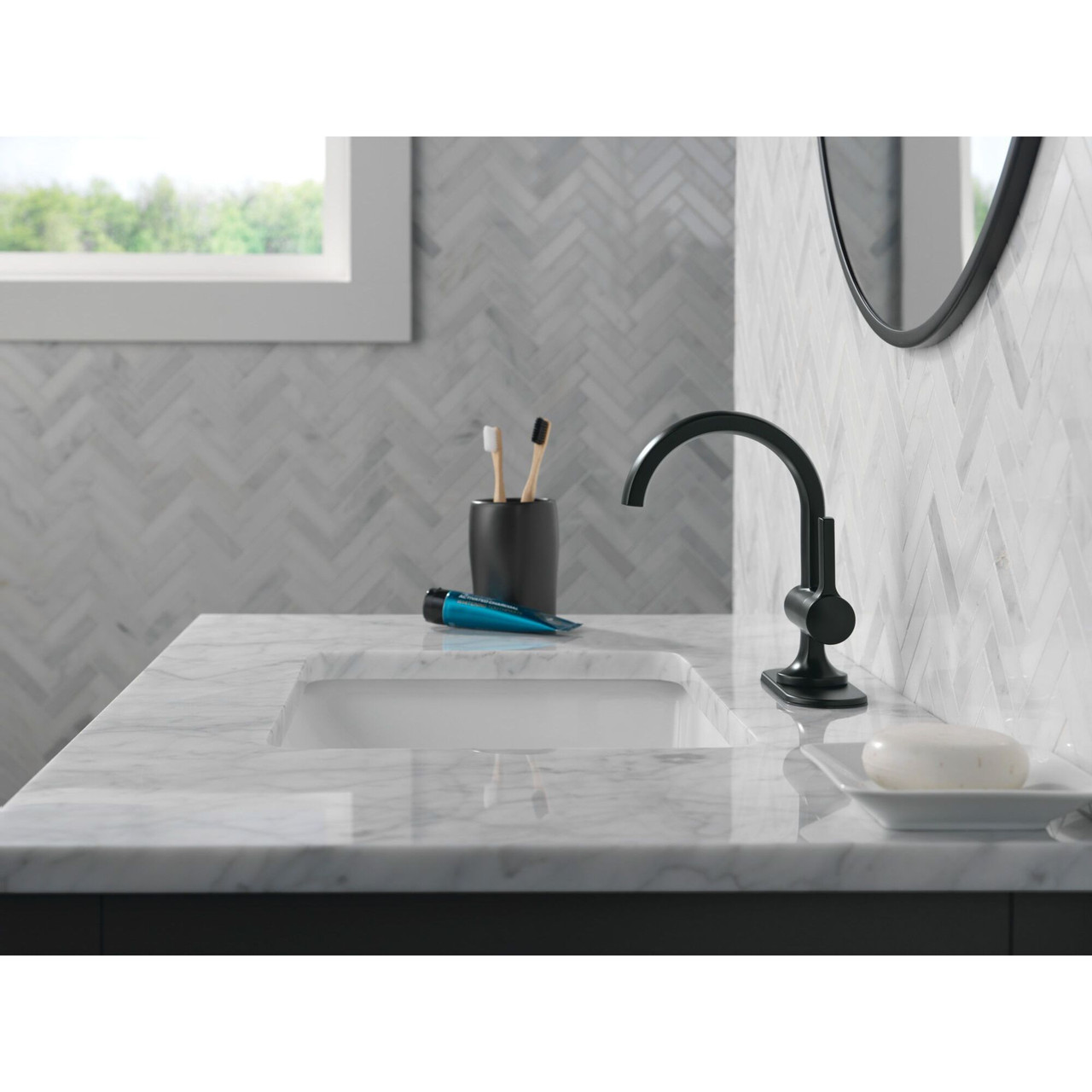 Delta 15855LF-BL Albion 6.50-in x 6.06-in x 8.00-in Single Handle Bathroom Faucet, Matte Black