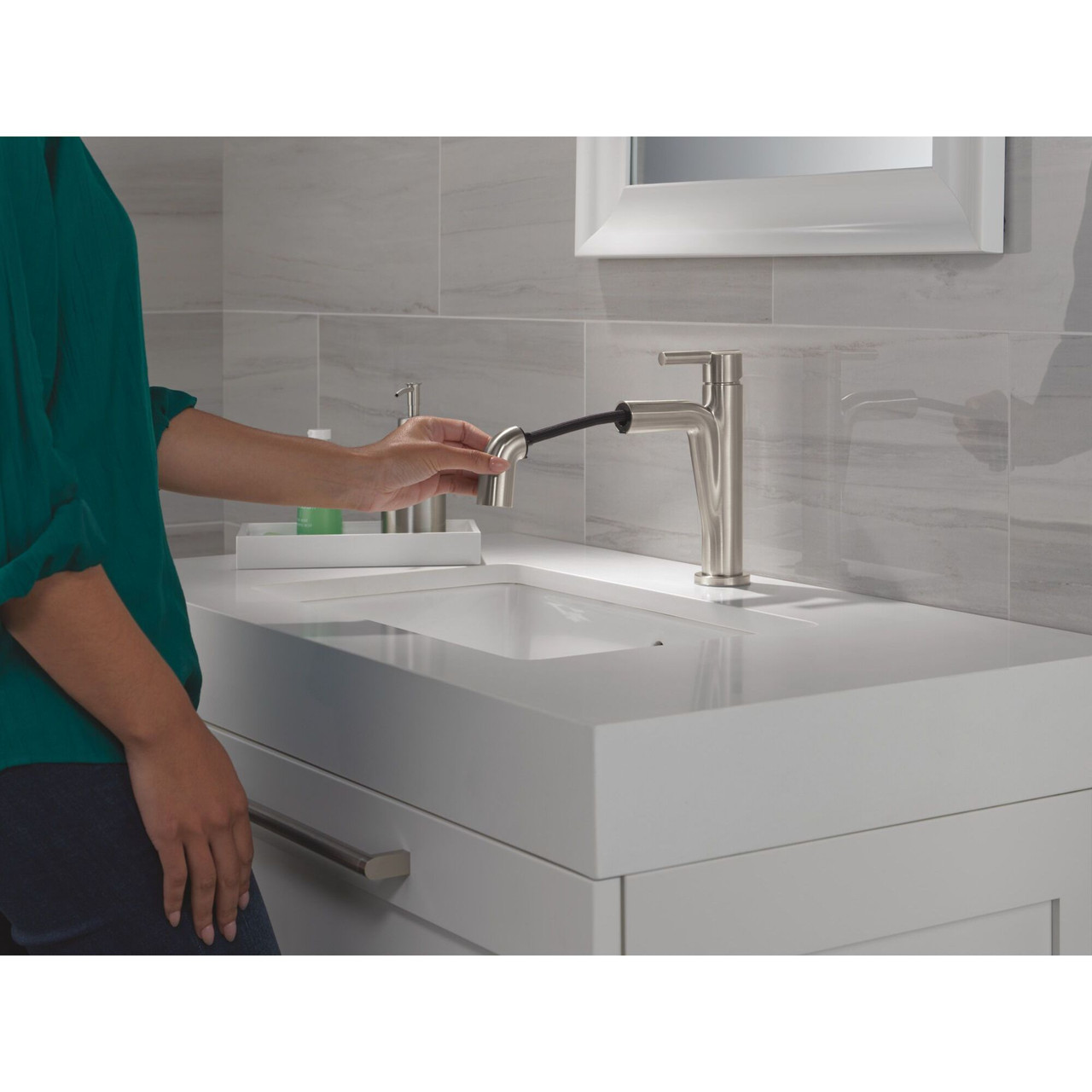 Delta 15849LF-SSPD Nicoli 7.31-in x 6.06-in x 8.63-in Single Handle Pull-Down Bathroom Faucet, Stainless