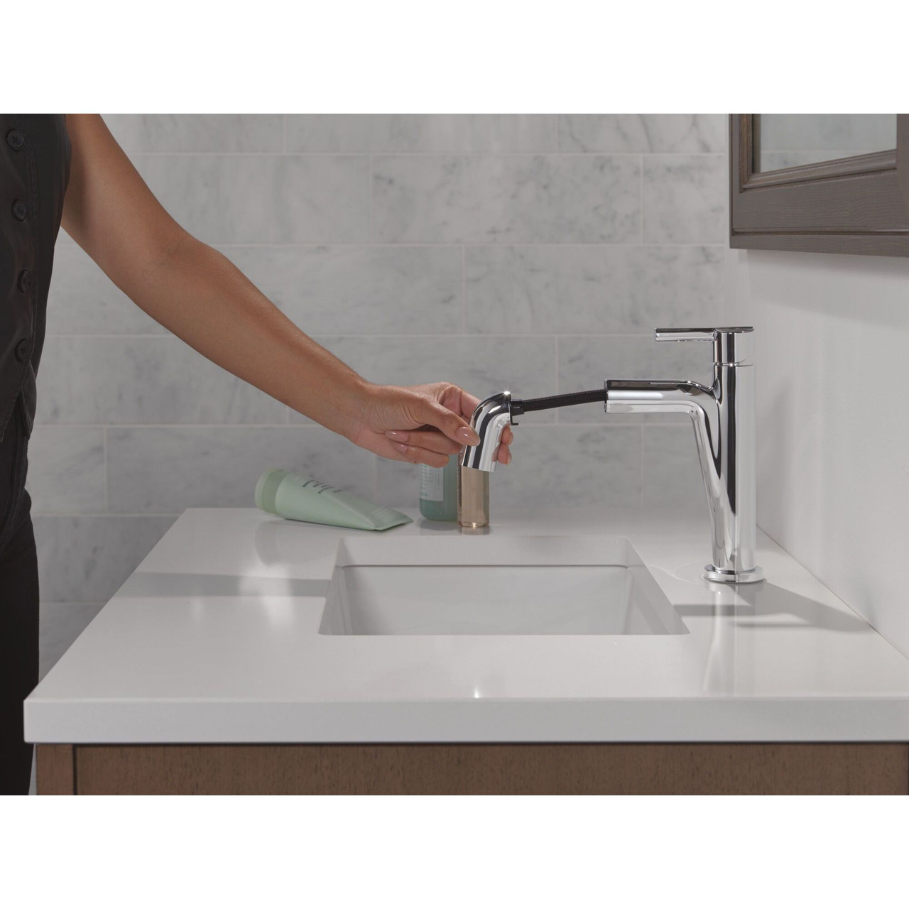 Delta 15849LF-PD Nicoli 7.31-in x 6.06-in x 8.63-in Single Handle Pull-Down Bathroom Faucet, Chrome