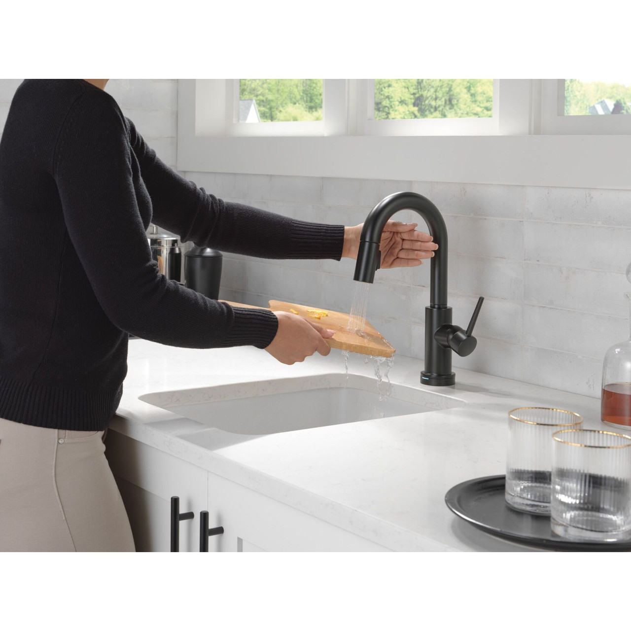 9959TL-BL-DST Trinsic 8.38-in x 4.19-in x 13.50-in Touch2O Bar and Prep Faucet with Touchless Technology, Matte Black