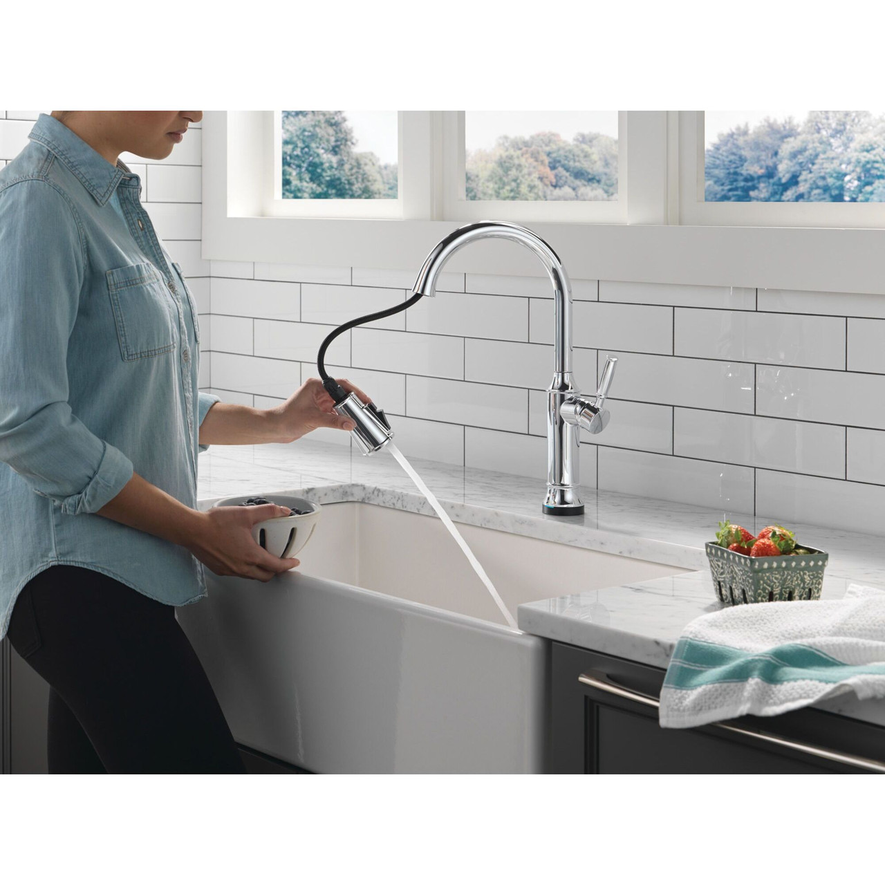 9184TL-PR-DST Renaldi 11.56-in x 2.81-in x 17.00-in Touch2O Kitchen Faucet with Touchless Technology, Lumicoat Chrome