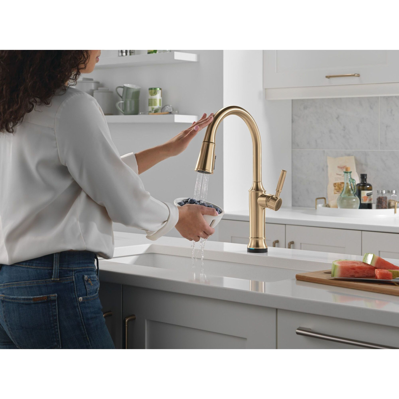 9184TL-CZ-PR-DST Renaldi 11.56-in x 2.81-in x 17.00-in Touch2O Kitchen Faucet with Touchless Technology, Lumicoat Champagne Bronze