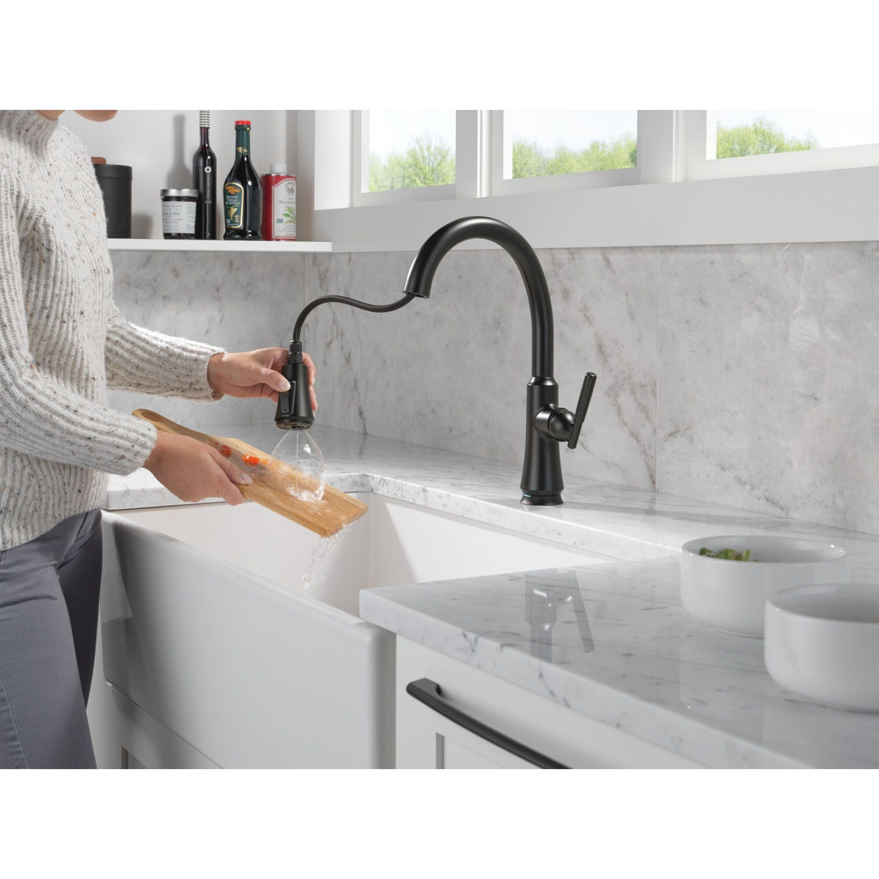 9179TL-BL-DST Coranto 11.56-in x 10.75-in x 15.63-in Touch2O Kitchen Faucet with Touchless Technology, Matte Black