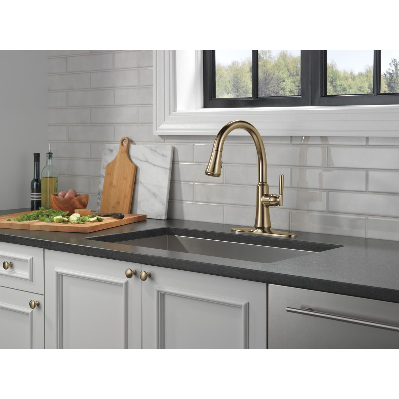 9179-CZ-DST Coranto 1.25-in x 10.75-in x 15.88-in Single-Handle Pull-Down Kitchen Faucet, Champagne Bronze