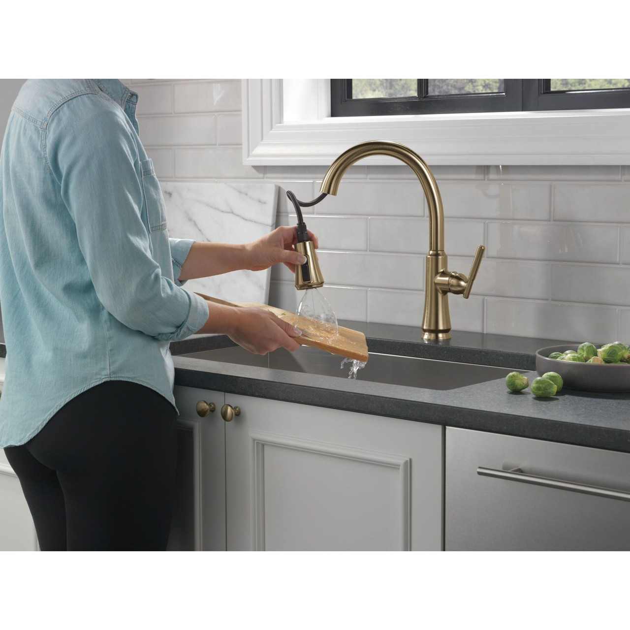 9179-CZ-DST Coranto 1.25-in x 10.75-in x 15.88-in Single-Handle Pull-Down Kitchen Faucet, Champagne Bronze