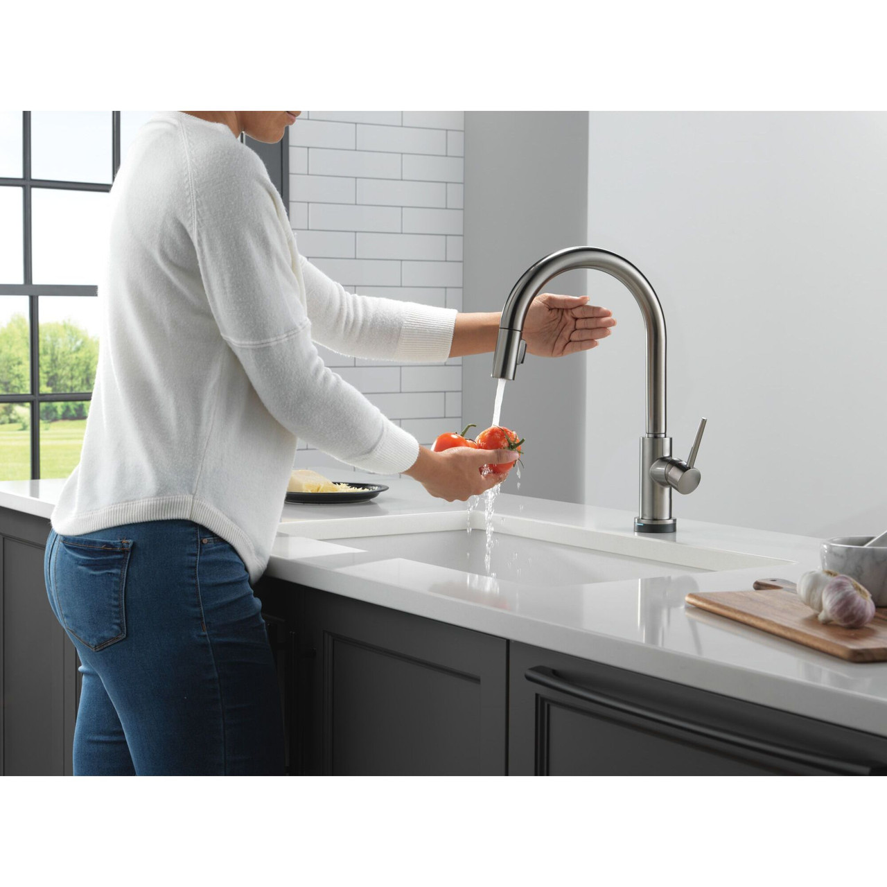 9159TLV-KS-DST Trinsic 11.38-in x 4.19-in x 16.19-in VoiceIQ Kitchen Faucet with Touch2O with Touchless Technology, Black Stainless