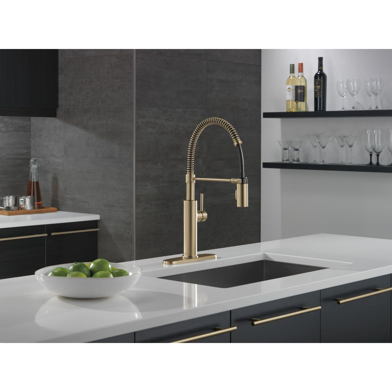 Delta 18803-CZ-DST Antoni 9.00-in x 10.50-in x 19.75-in Single-Handle Pull-Down Spring Kitchen Faucet, Champagne Bronze