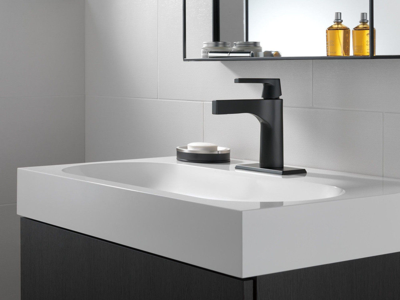 Delta 574-BLMPU-DST Zura Single Handle Bathroom Faucet, Matte Black
