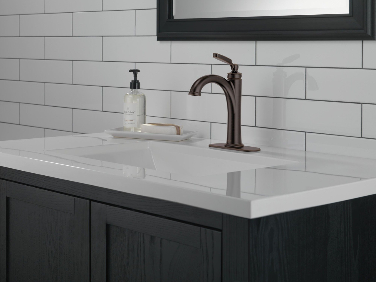 Delta 532-RBMPU-DST Woodhurst Single Handle Bathroom Faucet, Venetian Bronze