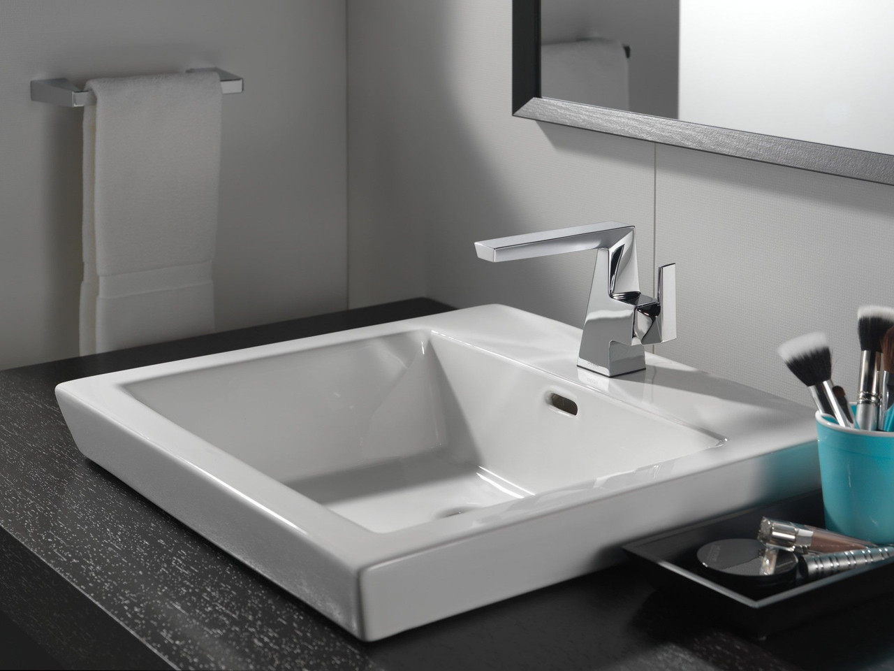 Delta 543-PR-MPU-DST Trillian Single Handle Bathroom Faucet, Lumicoat Chrome