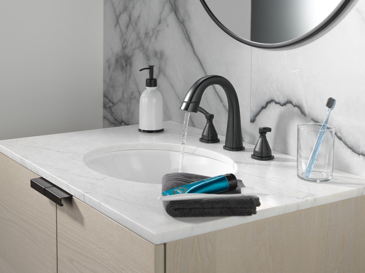 Delta 35775-BLPD-DST Stryke Two Handle Widespread Pull Down Bathroom Faucet, Matte Black