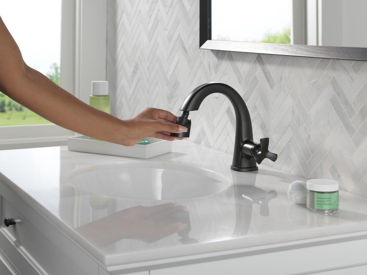 Delta 5776-BLPD-DST Stryke Single Handle Pull Down Bathroom Faucet, Matte Black
