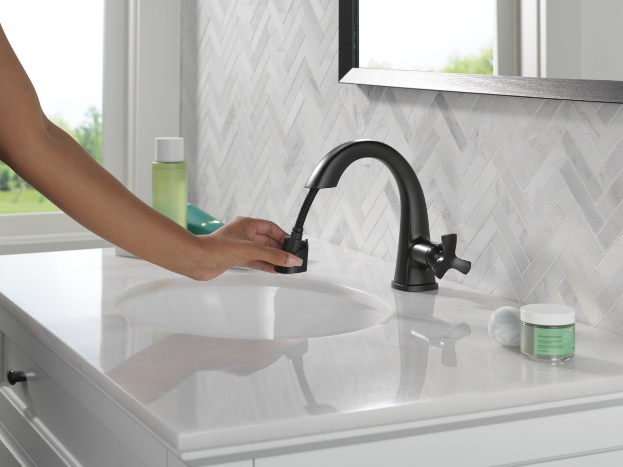 Delta 5776-BLPD-DST Stryke Single Handle Pull Down Bathroom Faucet, Matte Black