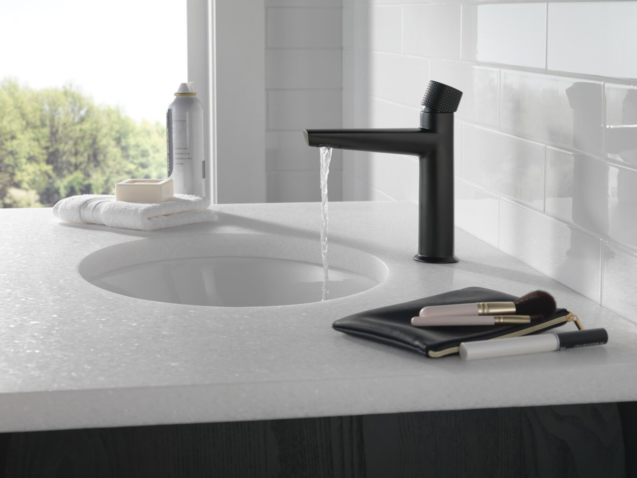 Delta 573-BLMPU-DST Galeon Single Handle Bathroom Faucet, Matte Black