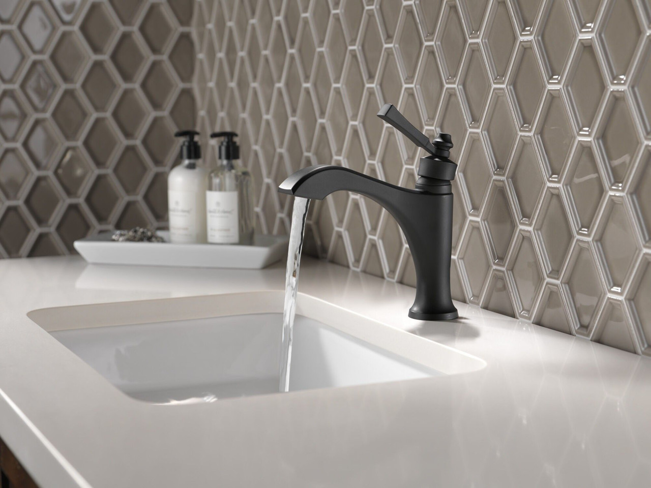 Delta 556-BLMPU-DST Dorval Single Handle Bathroom Faucet, Matte Black