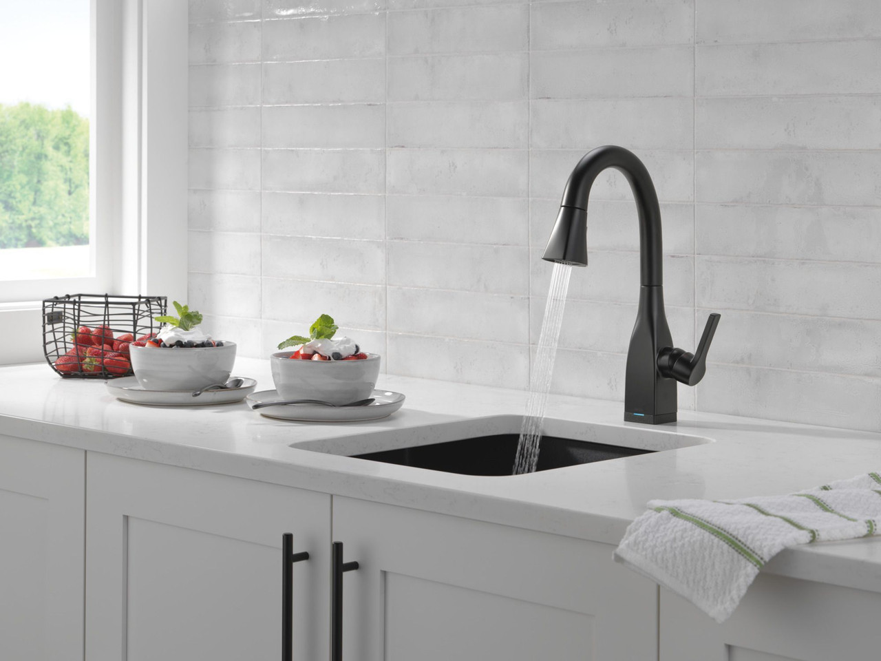 9983T-BL-DST Mateo Single Handle Pull Down Bar or Prep Faucet with Touch2O Technology, Matte Black