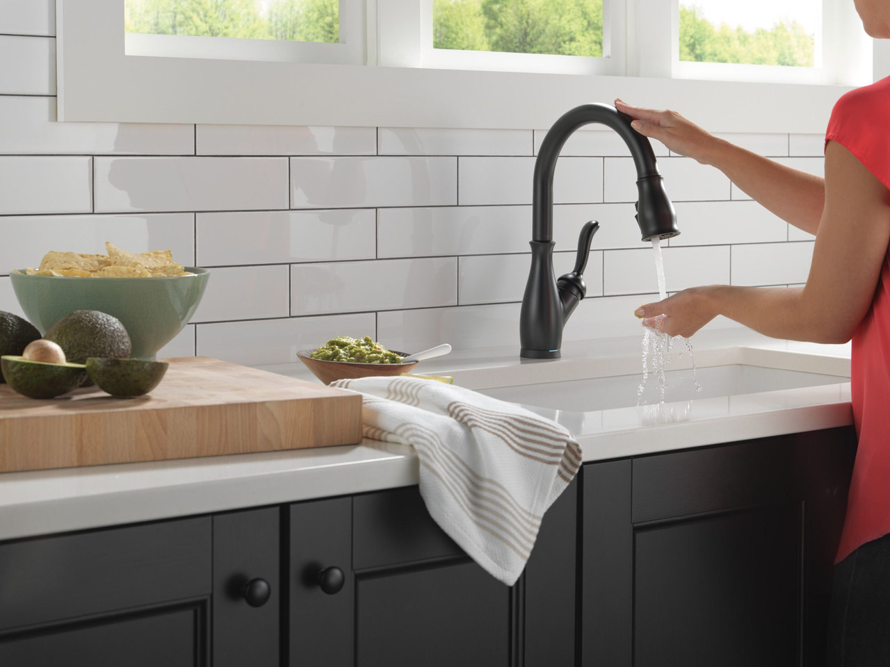 9178T-BL-DST Leland Single Handle Pull Down Kitchen Faucet with Touch2O and ShieldSpray Technologies, Matte Black