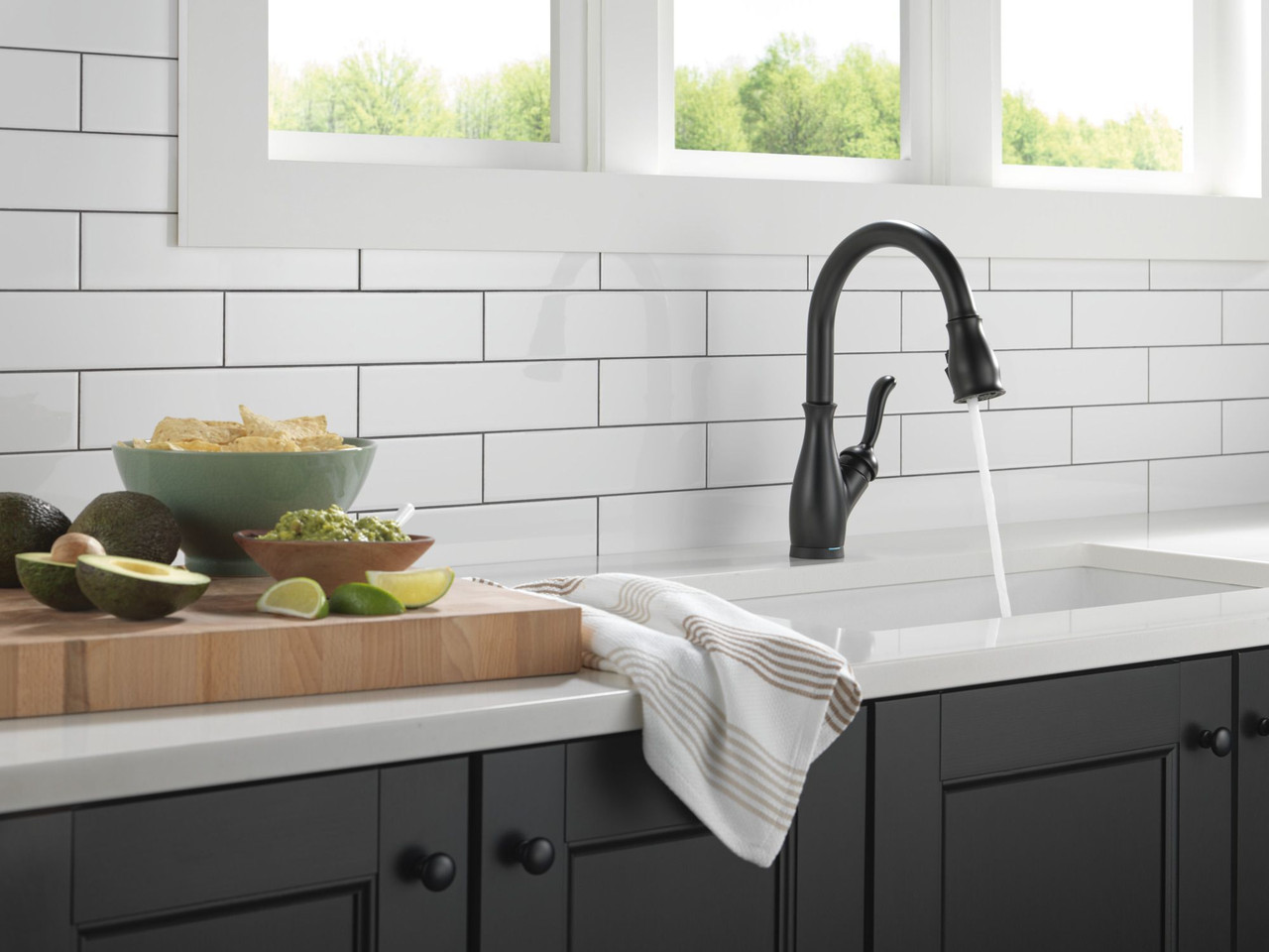 9178T-BL-DST Leland Single Handle Pull Down Kitchen Faucet with Touch2O and ShieldSpray Technologies, Matte Black