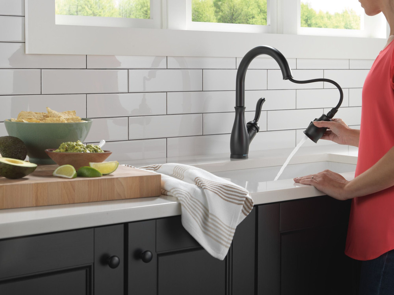 9178T-BL-DST Leland Single Handle Pull Down Kitchen Faucet with Touch2O and ShieldSpray Technologies, Matte Black