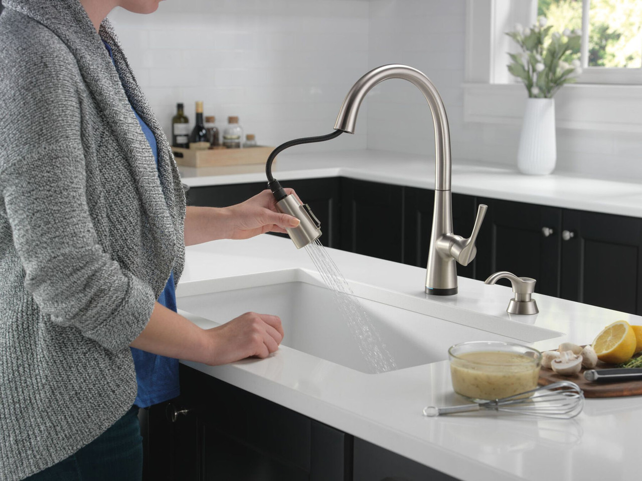 Delta 19835TZ-SPSD-DST Auburn Single Handle Pull Down Kitchen Faucet with Soap Dispenser and Touch2O Technology, Spotshield Stainless