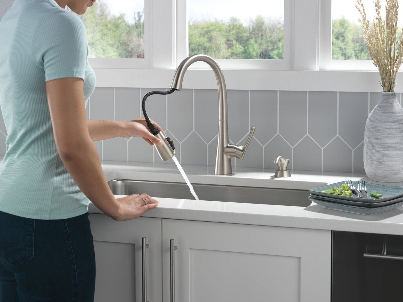 Delta 19835Z-SPSD-DST Auburn Single Handle Pull Down Kitchen Faucet with Soap Dispenser and ShieldSpray Technology, Spotshield Stainless