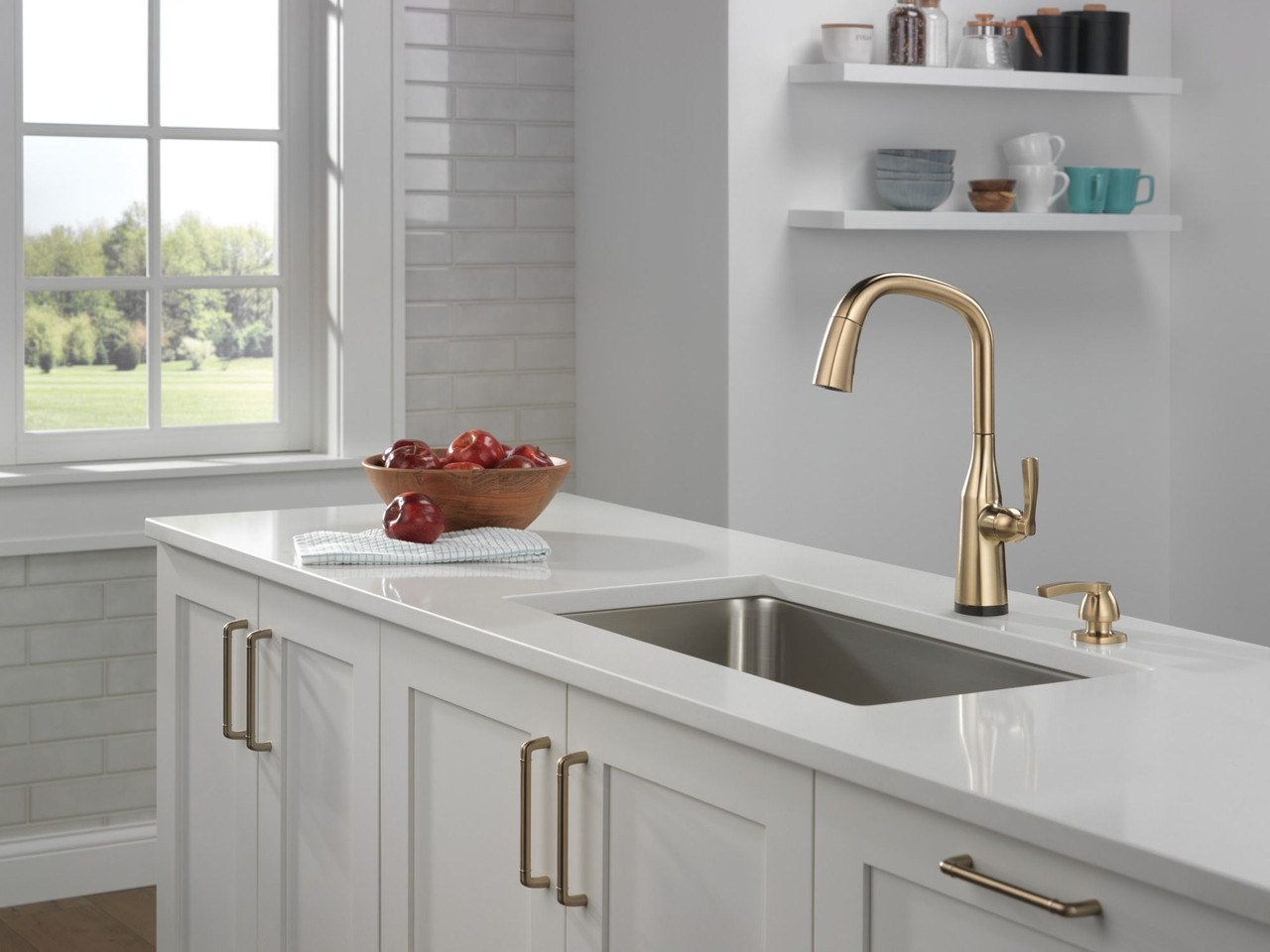 9176T-CZ-PR-DST Stryke Single Handle Pull Down Kitchen Faucet with Touch 2O Technology, Lumicoat Champagne Bronze