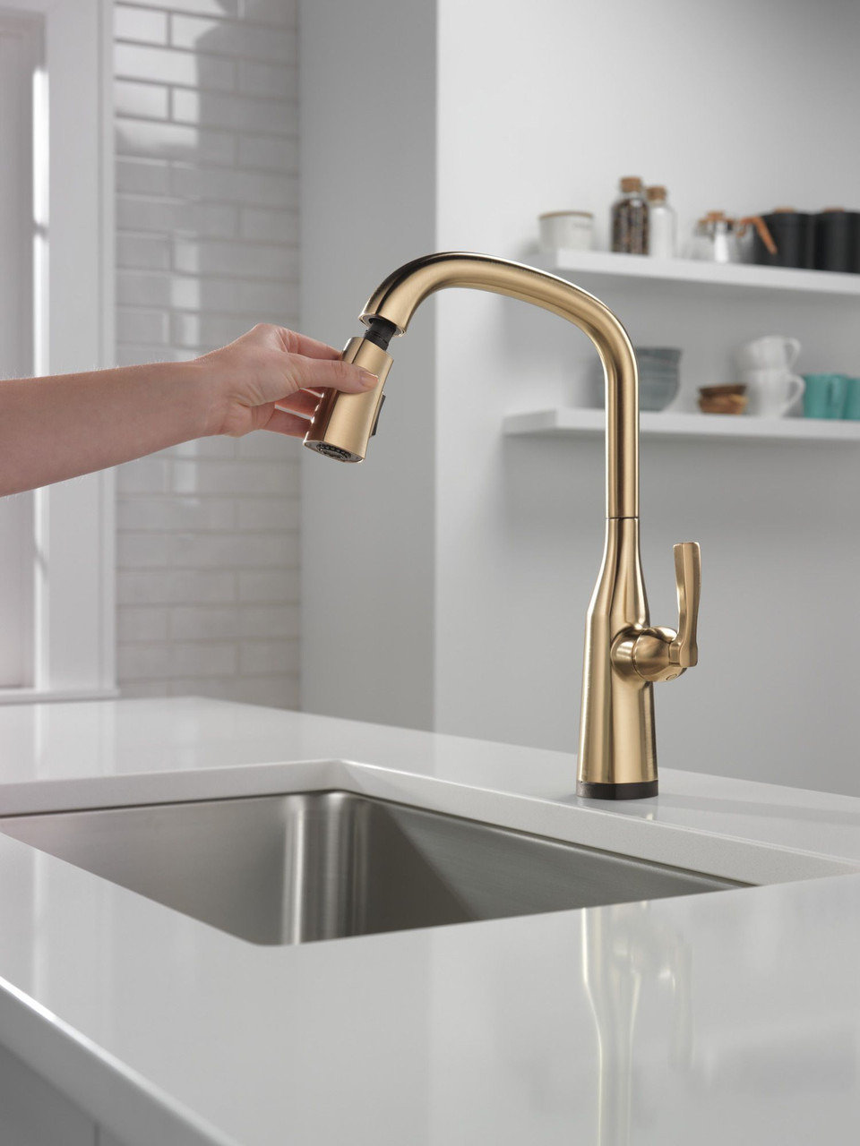 9176T-CZ-PR-DST Stryke Single Handle Pull Down Kitchen Faucet with Touch 2O Technology, Lumicoat Champagne Bronze