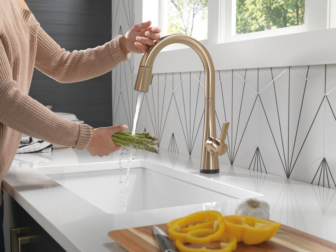 9191T-CZ-PR-DST Monrovia Single Handle Pull Down Kitchen Faucet with Touch2O Technology, Lumicoat Champagne Bronze