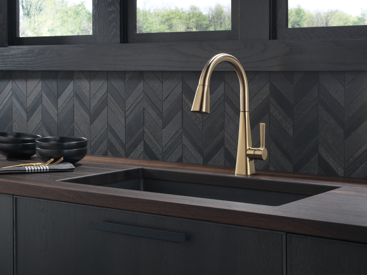 Delta 19802Z-CZ-DST Lenta Single Handle Pull Down Kitchen Faucet, Champagne Bronze