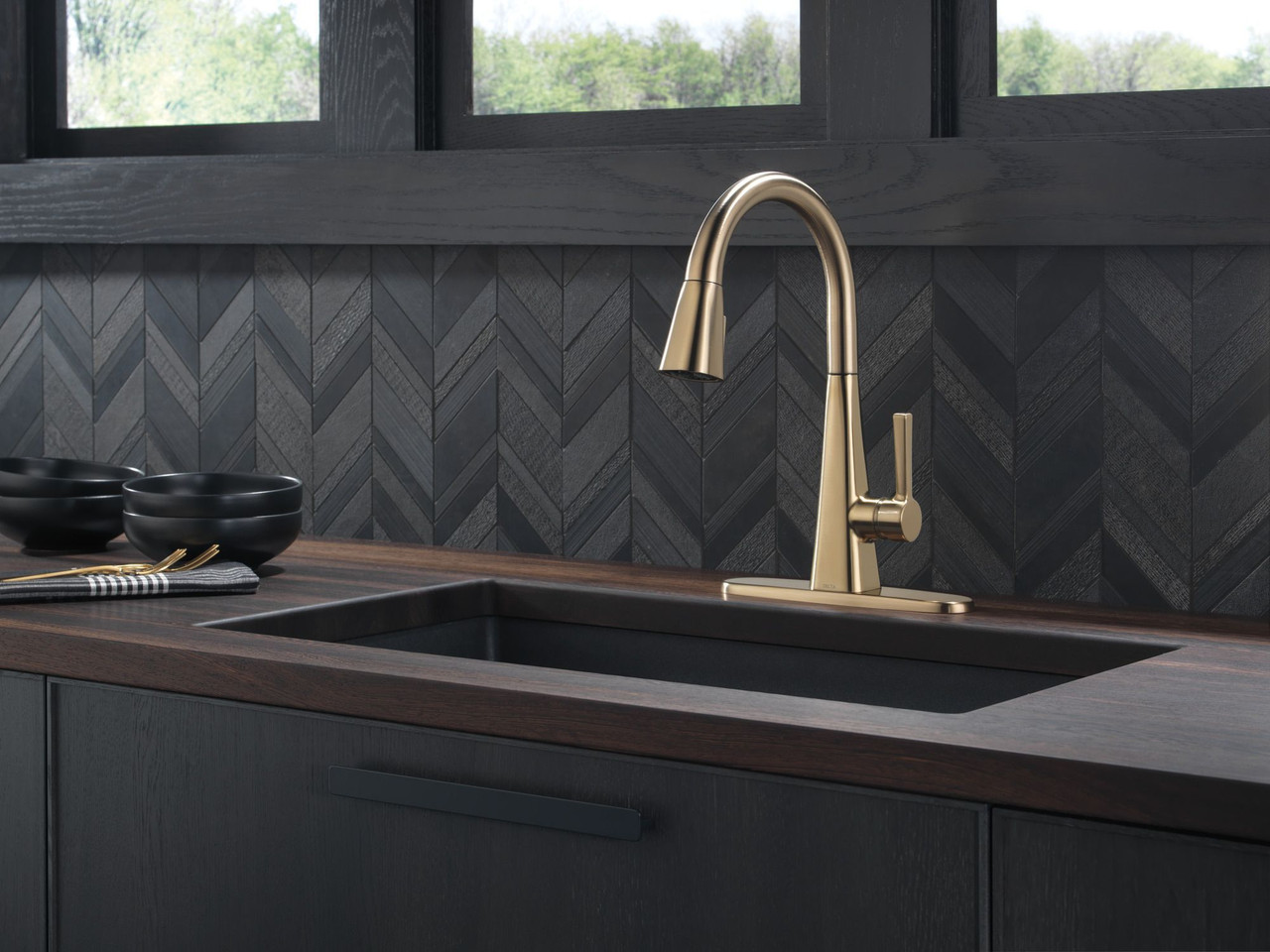 Delta 19802Z-CZ-DST Lenta Single Handle Pull Down Kitchen Faucet, Champagne Bronze