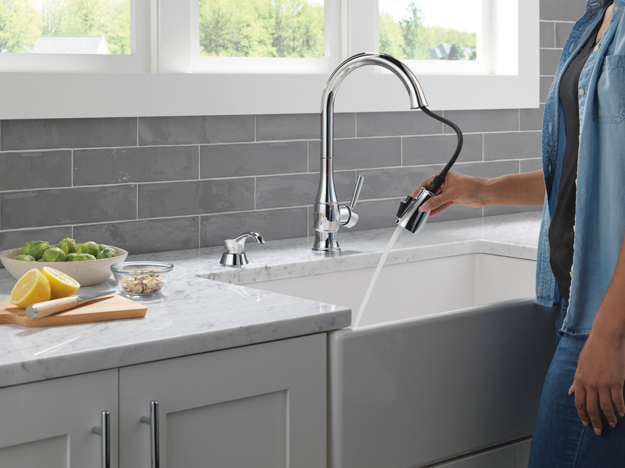Delta 19831Z-SD-DST Hazelwood Single Handle Pull Down Kitchen Faucet with Soap Dispenser and ShieldSpray Technology, Chrome