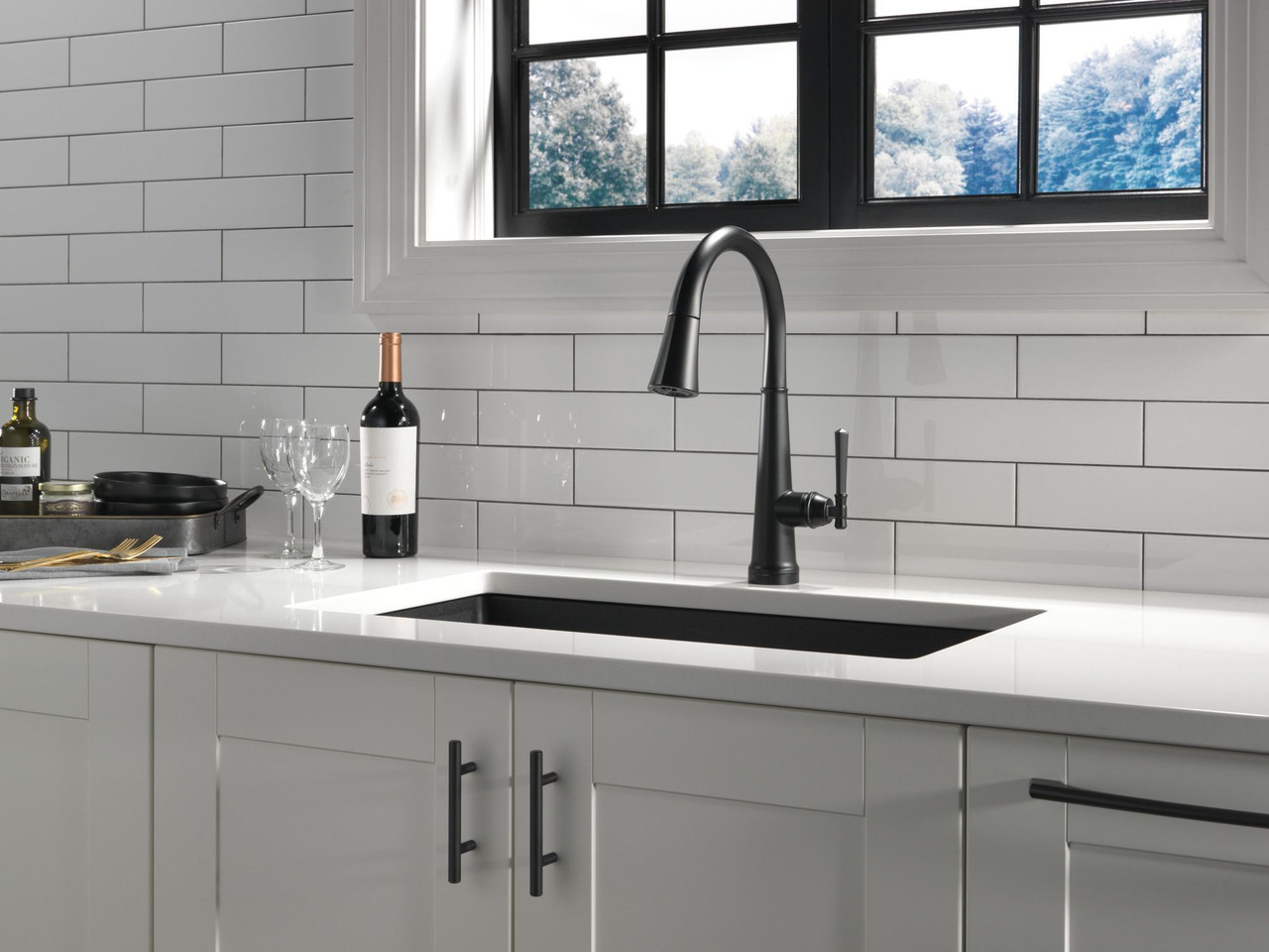 9182T-BL-DST Emmeline Single Handle Pull Down Kitchen Faucet with Touch2O Technology, Matte Black