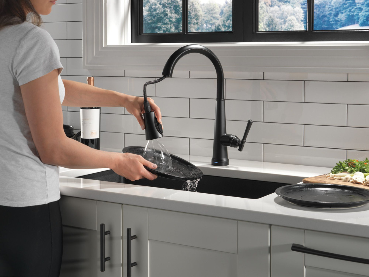9182T-BL-DST Emmeline Single Handle Pull Down Kitchen Faucet with Touch2O Technology, Matte Black