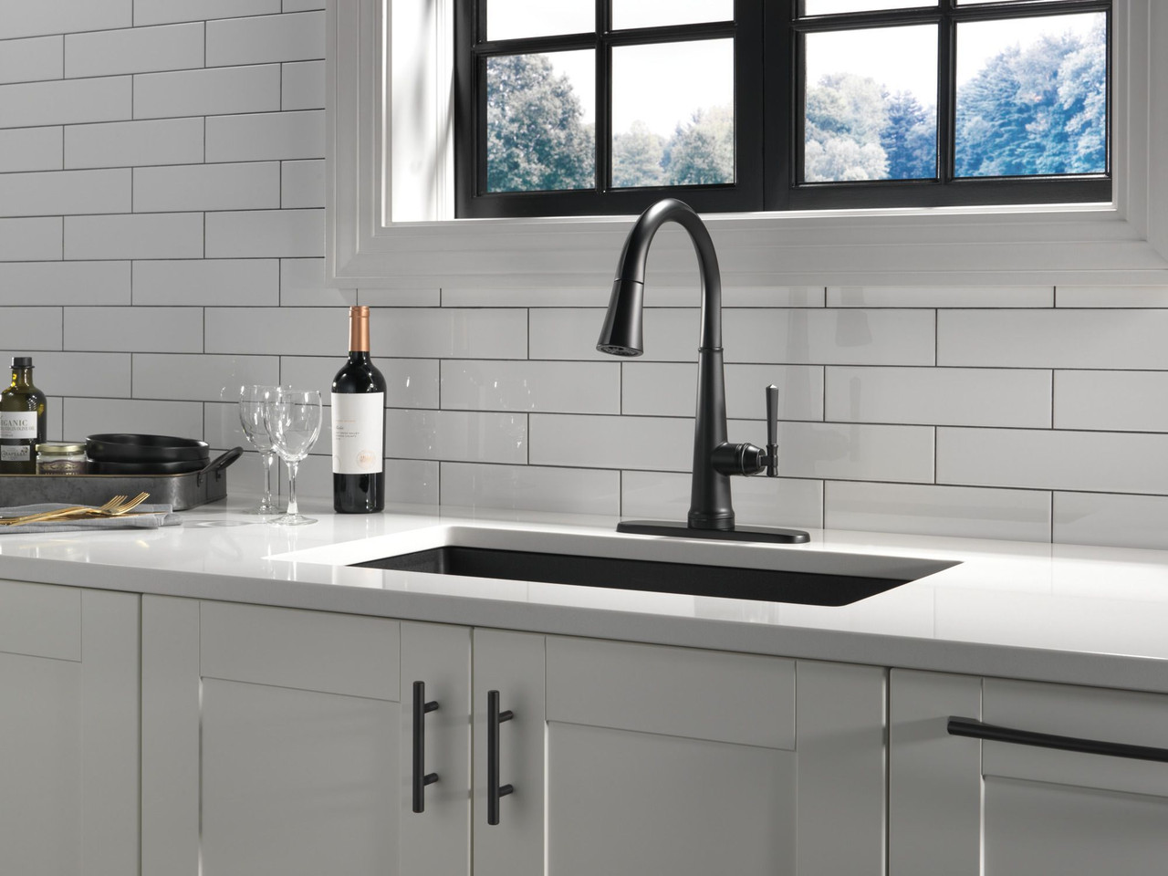 9182T-BL-DST Emmeline Single Handle Pull Down Kitchen Faucet with Touch2O Technology, Matte Black