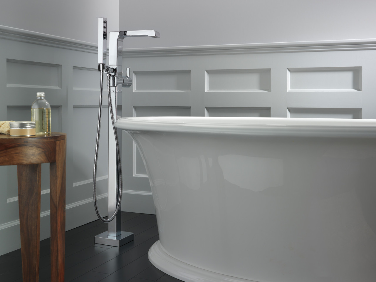 TRIM T4767-FL ROMAN TUB ARA