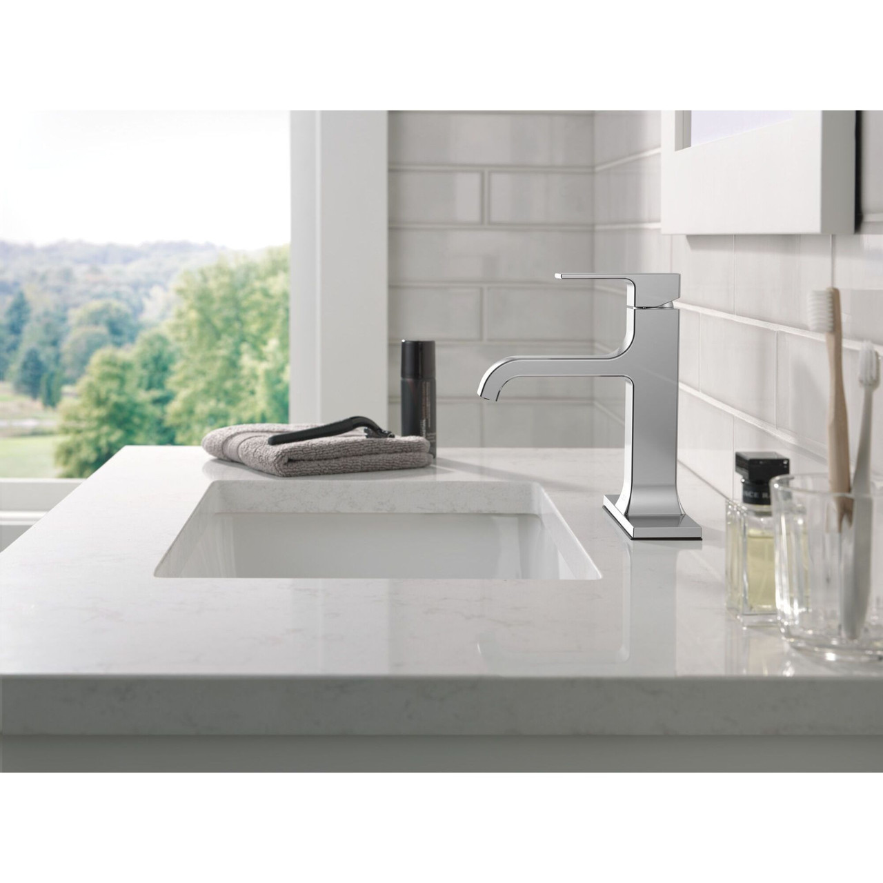 Delta 539-MPU-DST Velum 6.25-in x 6.00-in x 7.56-in Single Handle Bathroom Faucet, Chrome
