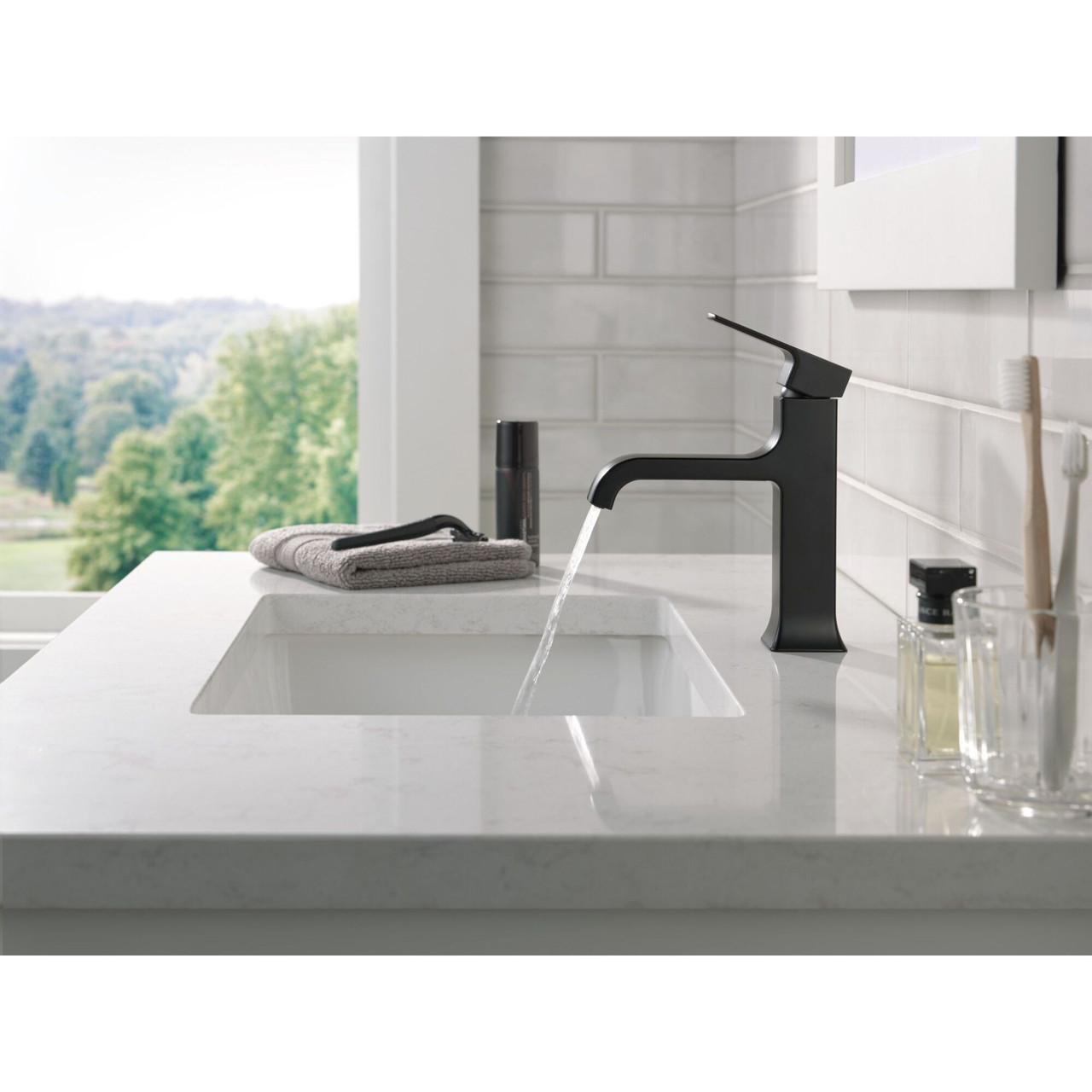 Delta 539-BLMPU-DST Velum 6.25-in x 6.00-in x 7.56-in Single Handle Bathroom Faucet, Matte Black