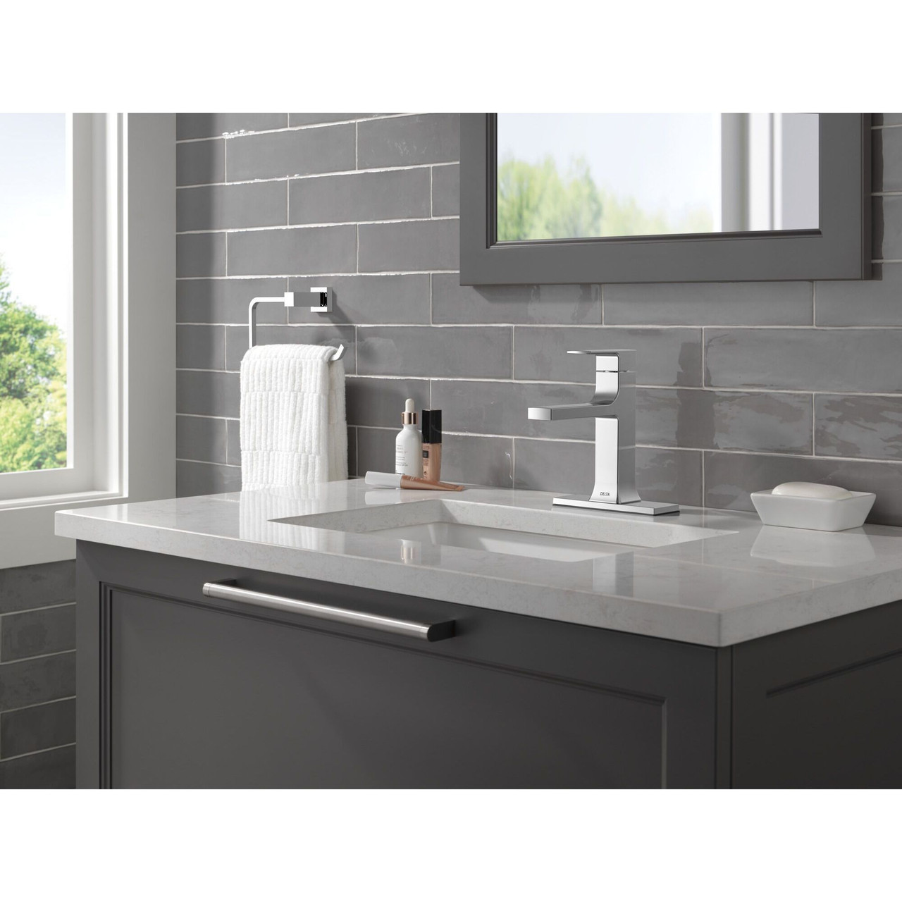 Delta 537-MPU-DST Velum 6.50-in x 6.00-in x 7.56-in Single Handle Bathroom Faucet, Chrome