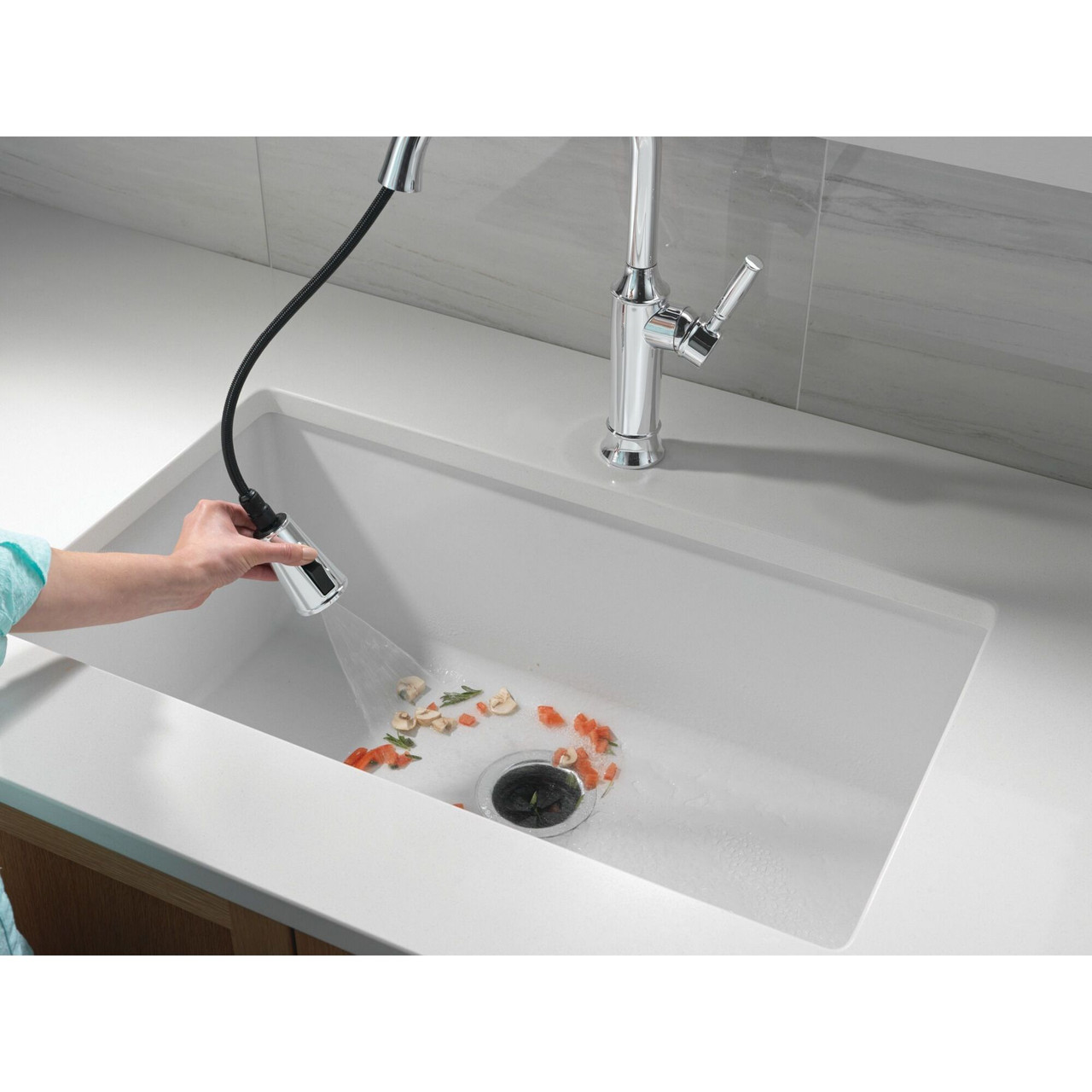 9184-PR-DST Renaldi 11.56-in x 2.81-in x 16.56-in Single-Handle Pull-Down Kitchen Faucet, Lumicoat Chrome