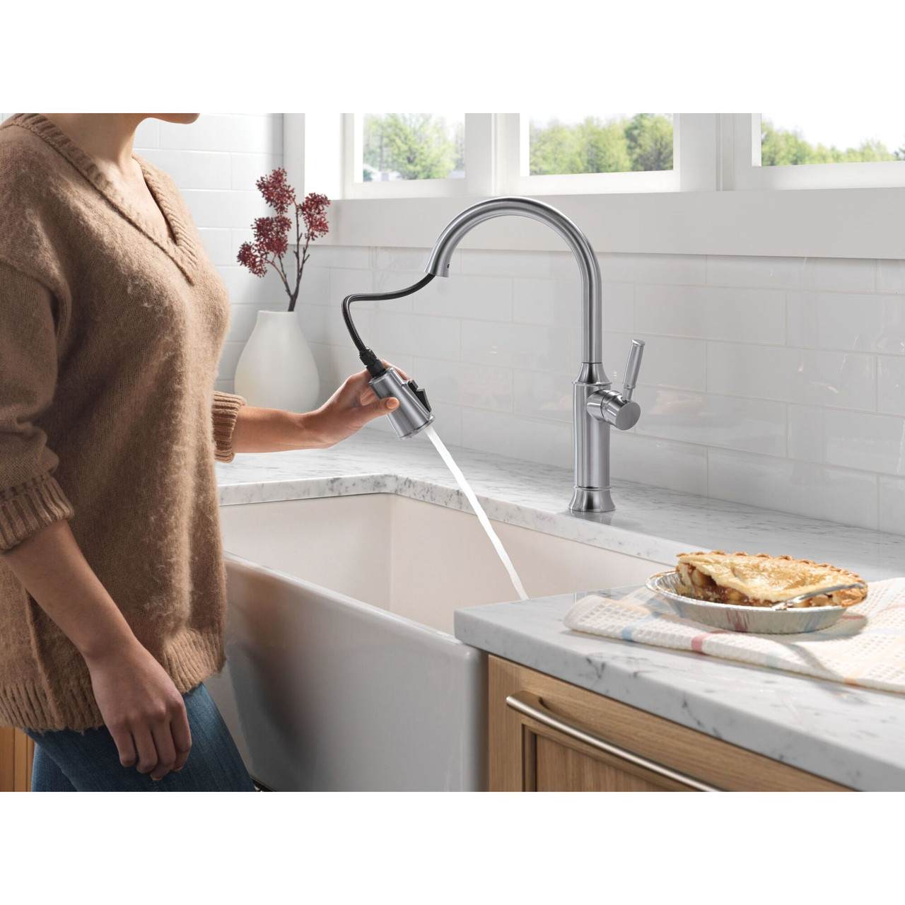 9184-AR-PR-DST Renaldi 11.56-in x 2.81-in x 16.56-in Single-Handle Pull-Down Kitchen Faucet, Lumicoat Arctic Stainless