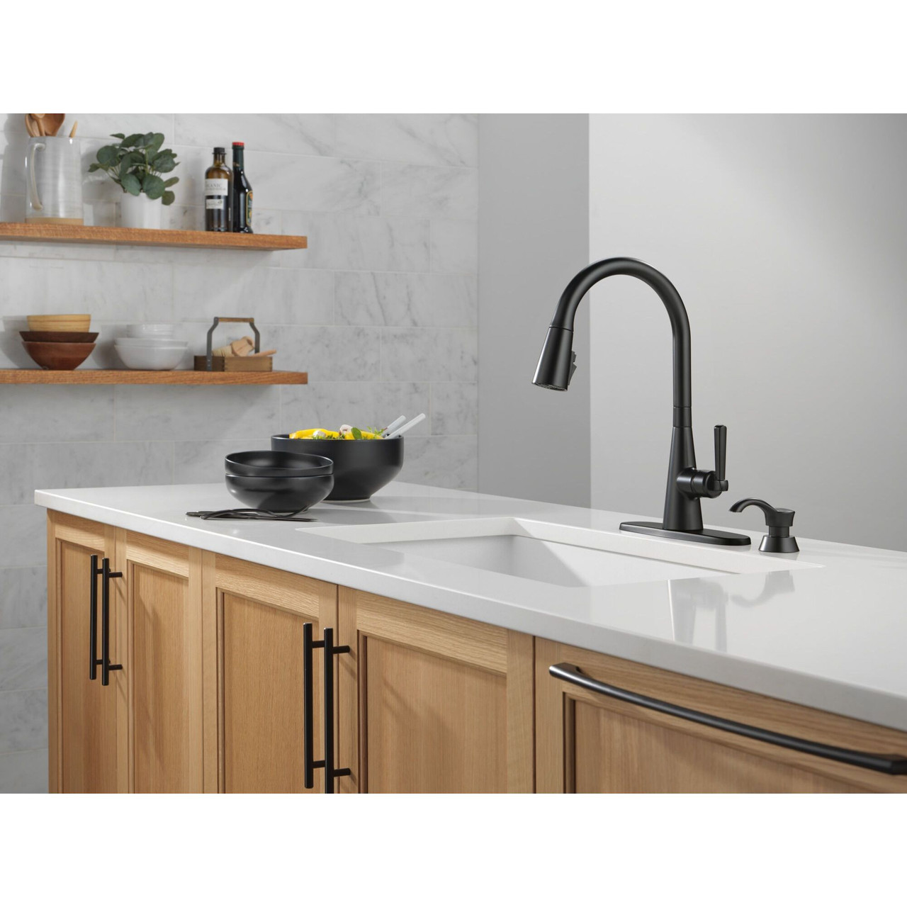 Delta 19893Z-BLSD-DST Boyd 11.63-in x 10.75-in x 16.50-in Single-Handle Pull-Down Kitchen Faucet with Soap Dispenser and Shieldspray Technology, Matte Black