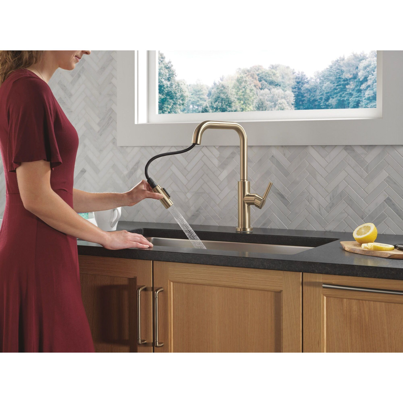Delta 19868LF-CZ Nicoli 11.06-in x 10.75-in x 15.75-in Single-Handle Pull-Down Kitchen Faucet, Champagne Bronze