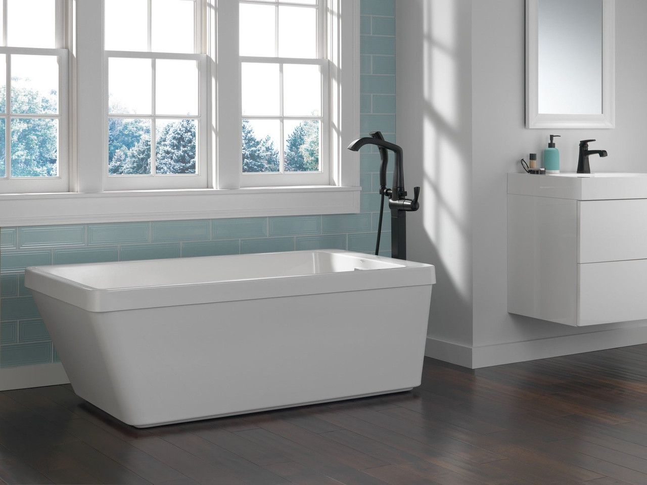 T4776-BLFL Stryke Delta Stryke Single Handle Floor Mount Tub Filler Trim, Matte Black