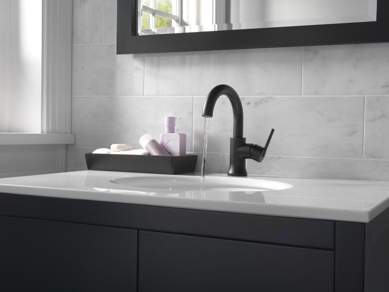 Delta 559HAR-BL-DST Trinsic Single Handle Bathroom Faucet, Matte Black